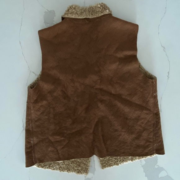 Zara Sherpa-style Vest - Picture 3 of 5